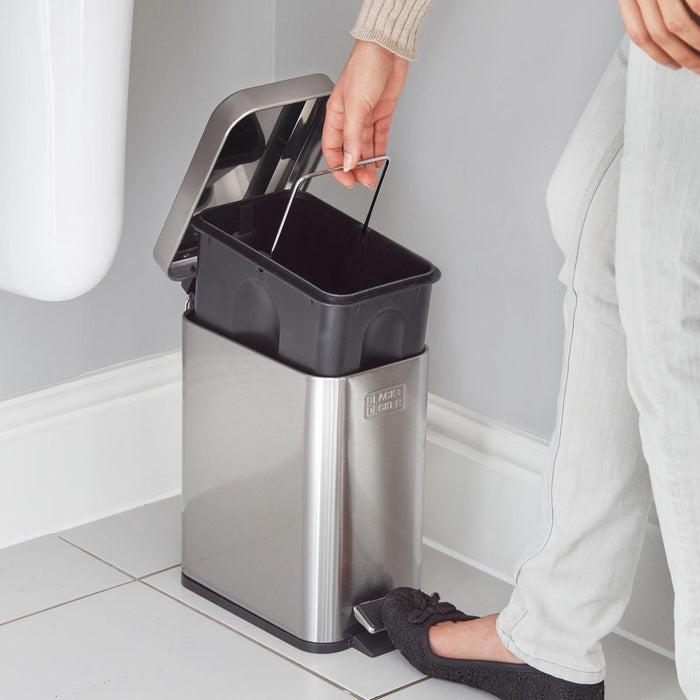 Black+Decker Soft Close Pedal Bin, 5 L